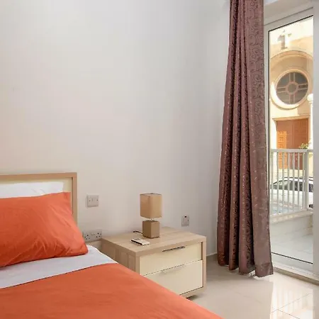 Modern 2 Bedroom Appartement *