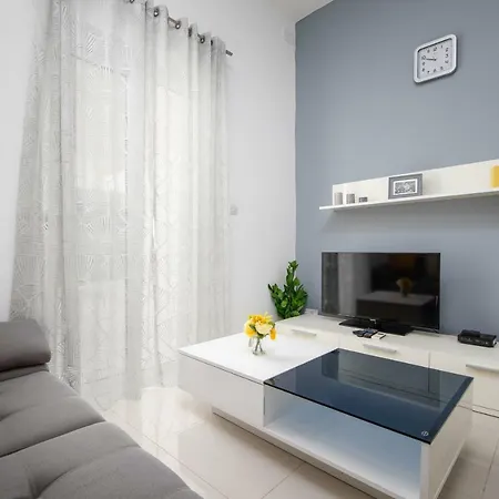 Modern 2 Bedroom * 음시다