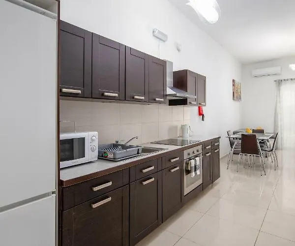 아파트 Modern 2 Bedroom *