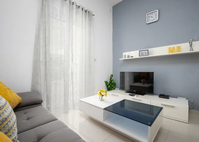 Modern 2 Bedroom * 음시다