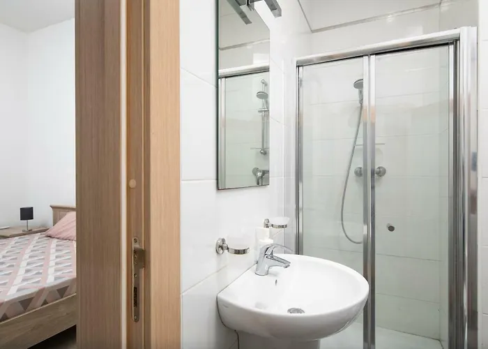 아파트 Modern 2 Bedroom